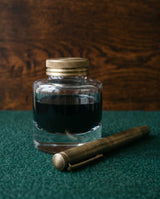Glas-Tintenfass mit Messingdeckel, Schweres Glas-Tintenfass, Messingdeckel mit Gewinde, Ansicht 2
